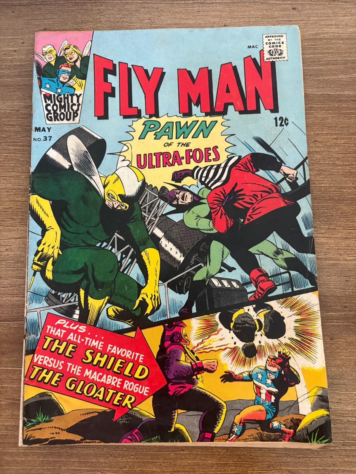 Fly Man # 37 VG - Mighty Comics Group fumetto Silver Age 18 J477