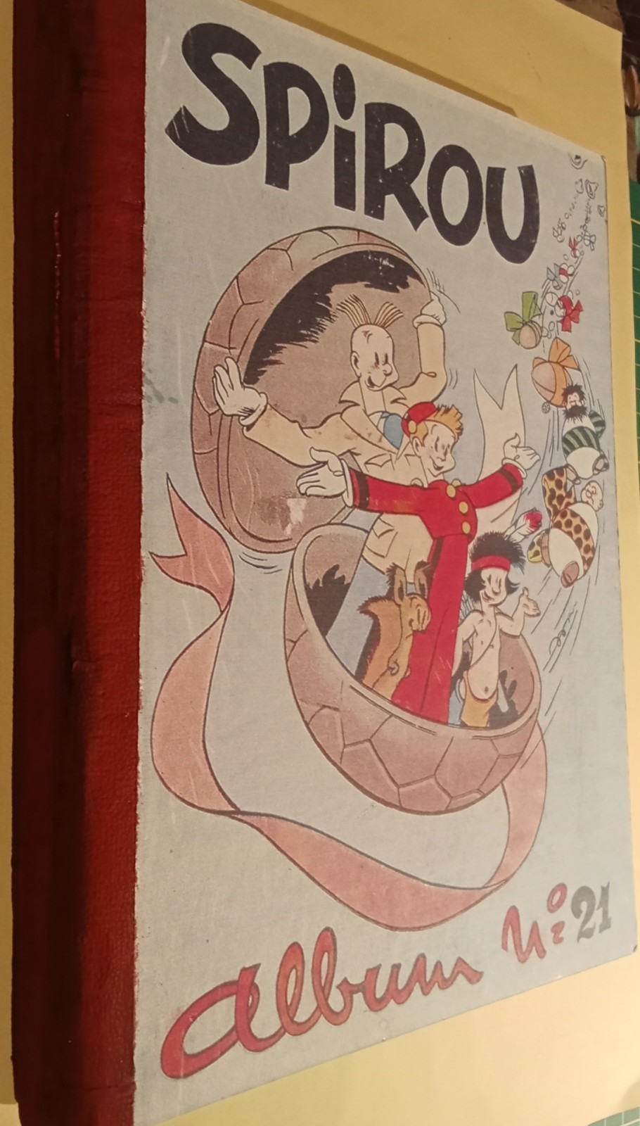 SPIROU recueil n ° 21 de 1947 . Couverture de André Franquin.