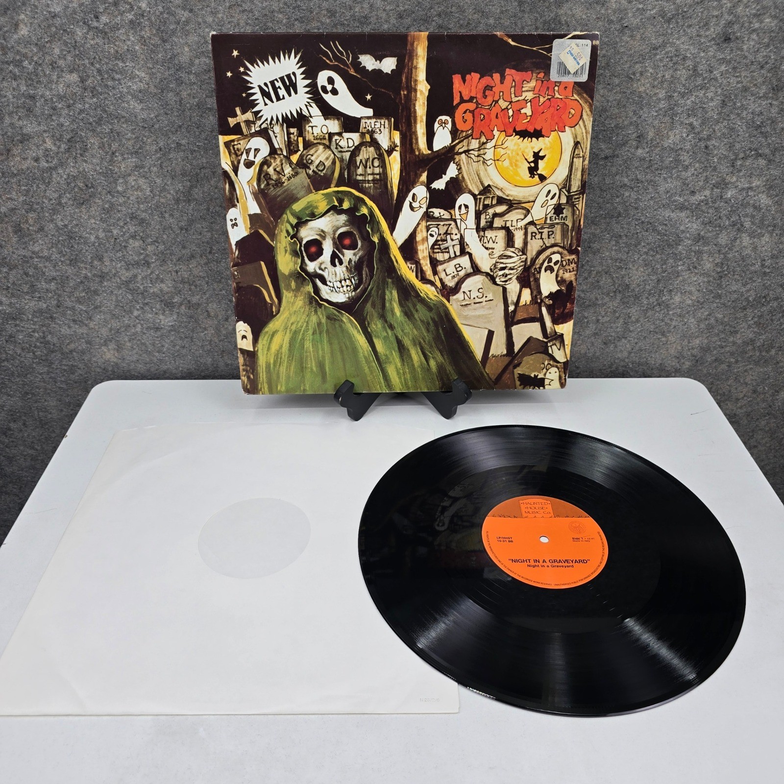 Night in a Graveyard Vinyl LP Haunted House Music Co Halloween Sound FX Italy