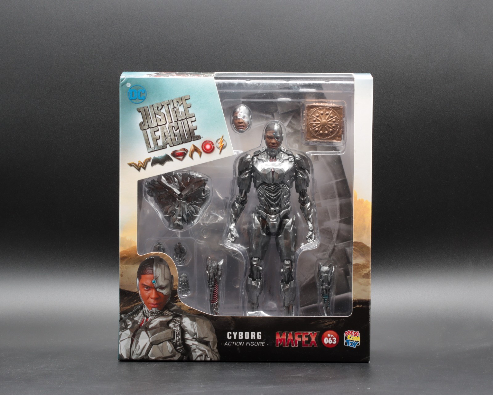 Mafex No 063 Justice League Cyborg Pre-Owned Excellent Condition Authentic...