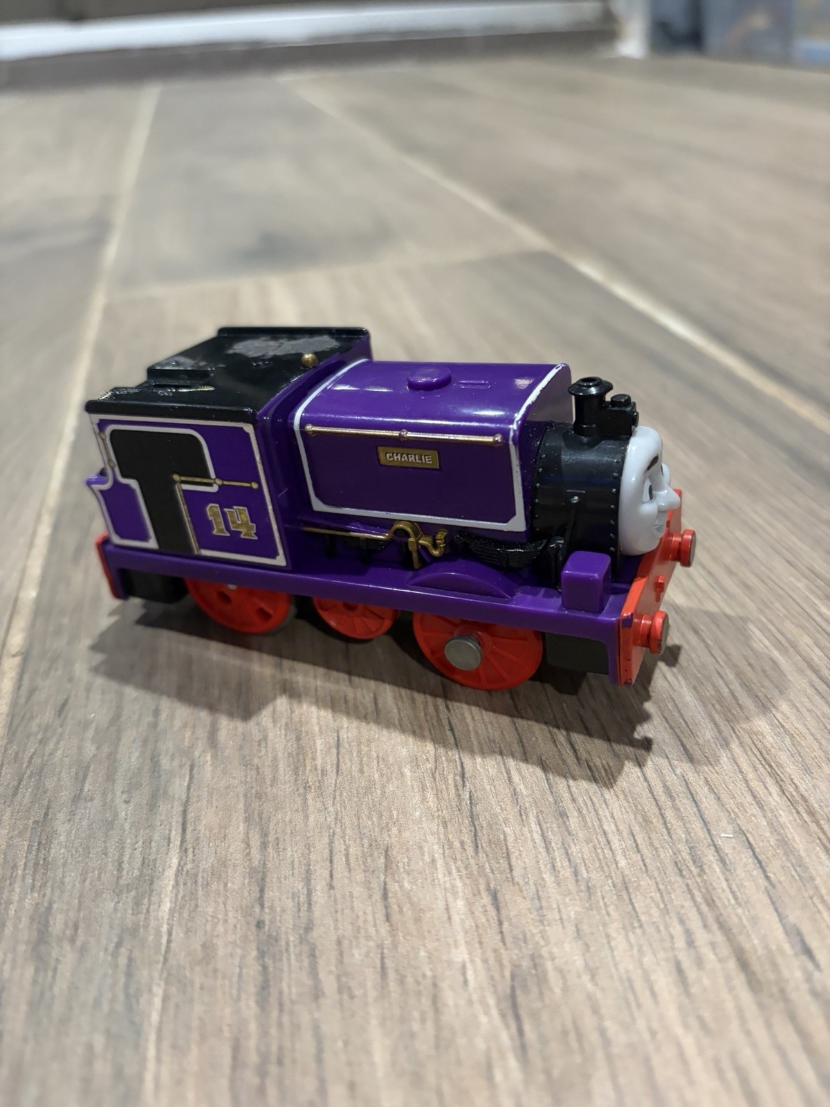 LEGGI Thomas and Friends Trackmaster Charlie nuovo motore necessario