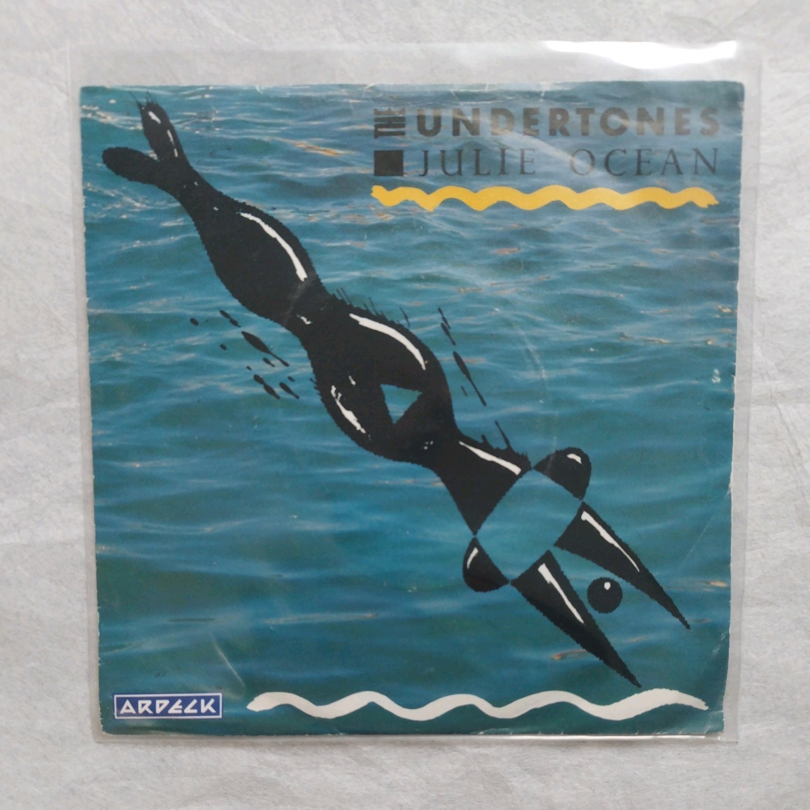 THE UNDERTONES -Julie Ocean/ Kiss In The DarkVinyl, 7", 45 RPM, Single