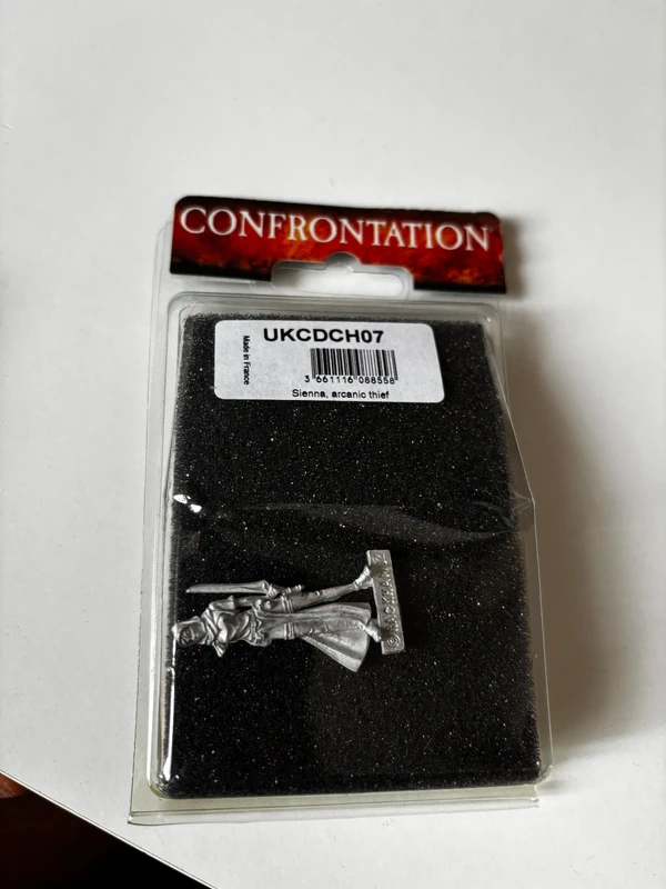 Confrontation - Sienna, arcanic thief - Sous blister scellé
