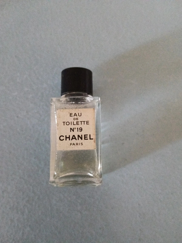 Miniature de parfum chanel N°19