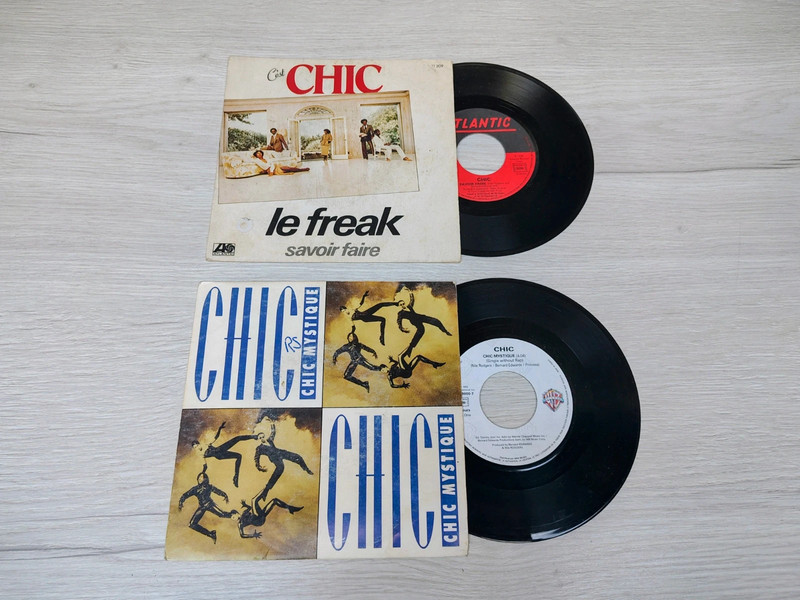 2 vinyles 45 T Chic disco -funk 80 's