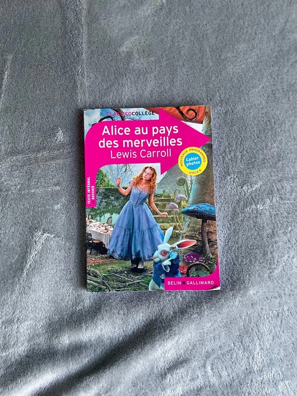 Livre Alice au pays des merveilles