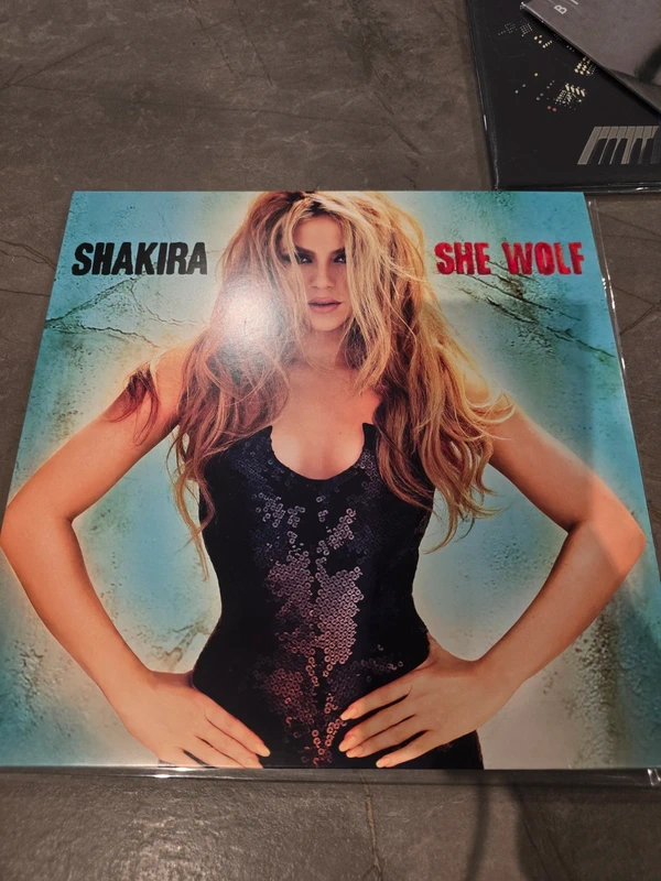 She Wolf - Shakira