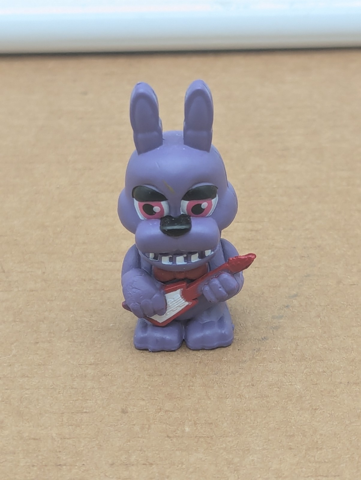 Five Nights At Freddy's Fightline Rockstar Bonnie Figura solo con chitarra