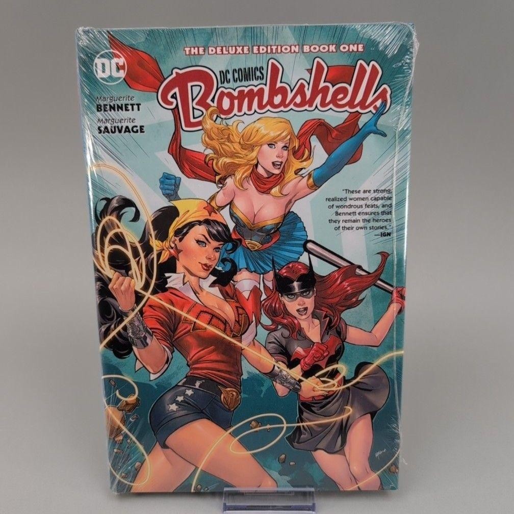 DC Comics Bombshells Deluxe Edition Book One HC graphic novel supereroi