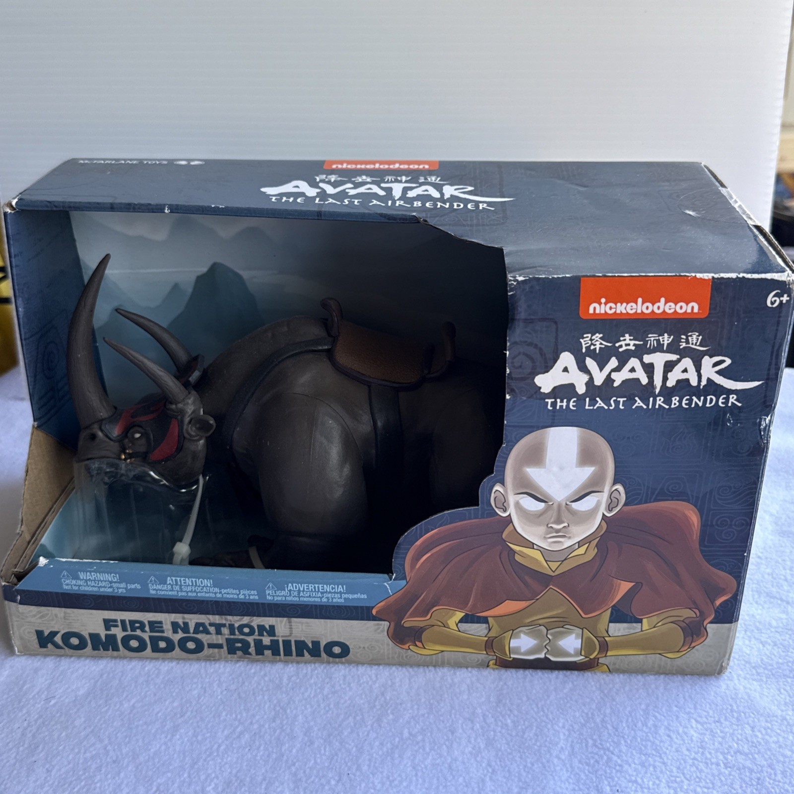 Mcfarlane Toys Avatar: Last Airbender Komodo-Rhino Creature Figure nuovo con scatola F2