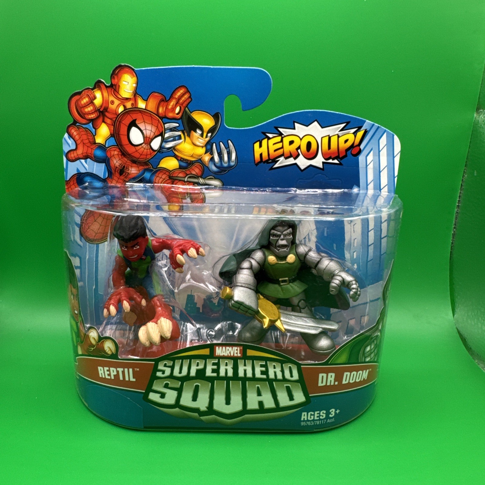 Hasbro Marvel Super Hero Squad Rettil & Dr. Doctor Doom Confezione da 2