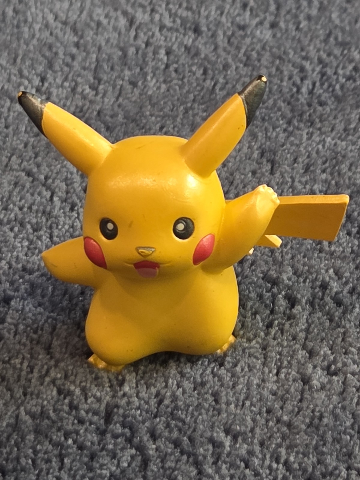 Rara statuina in plastica PVC TOMY C.G.T.S.J Nintendo Waving Pikachu