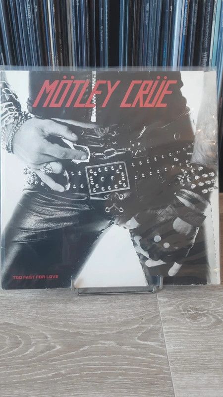 Motley crue - too fast for love