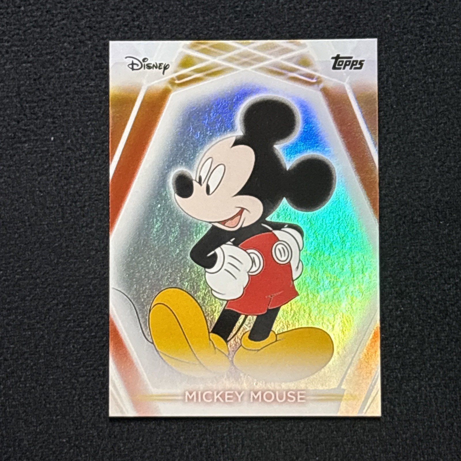 2026 Topps Disney Neon #200 Topolino FoilFractor