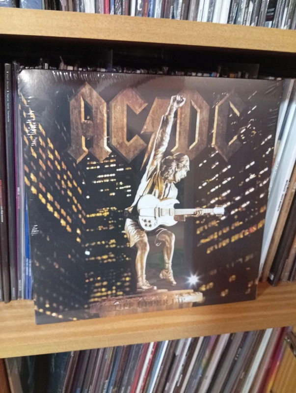 AC/DC – Stiff Upper Lip