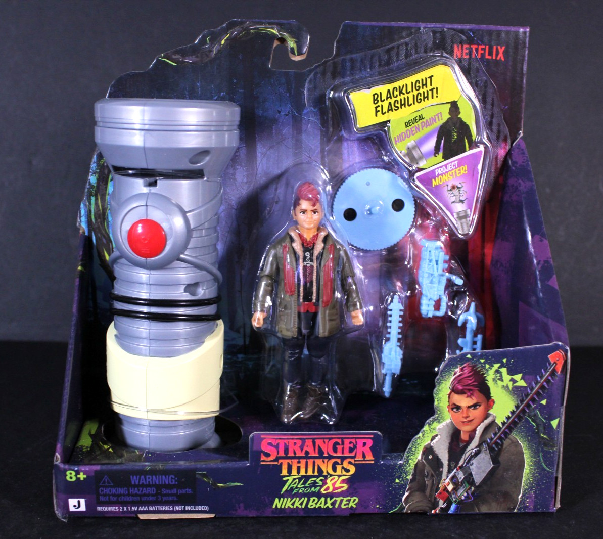 Stranger Things Tales From '85 torcia elettrica Blacklight 4 pollici Nikki Baxter