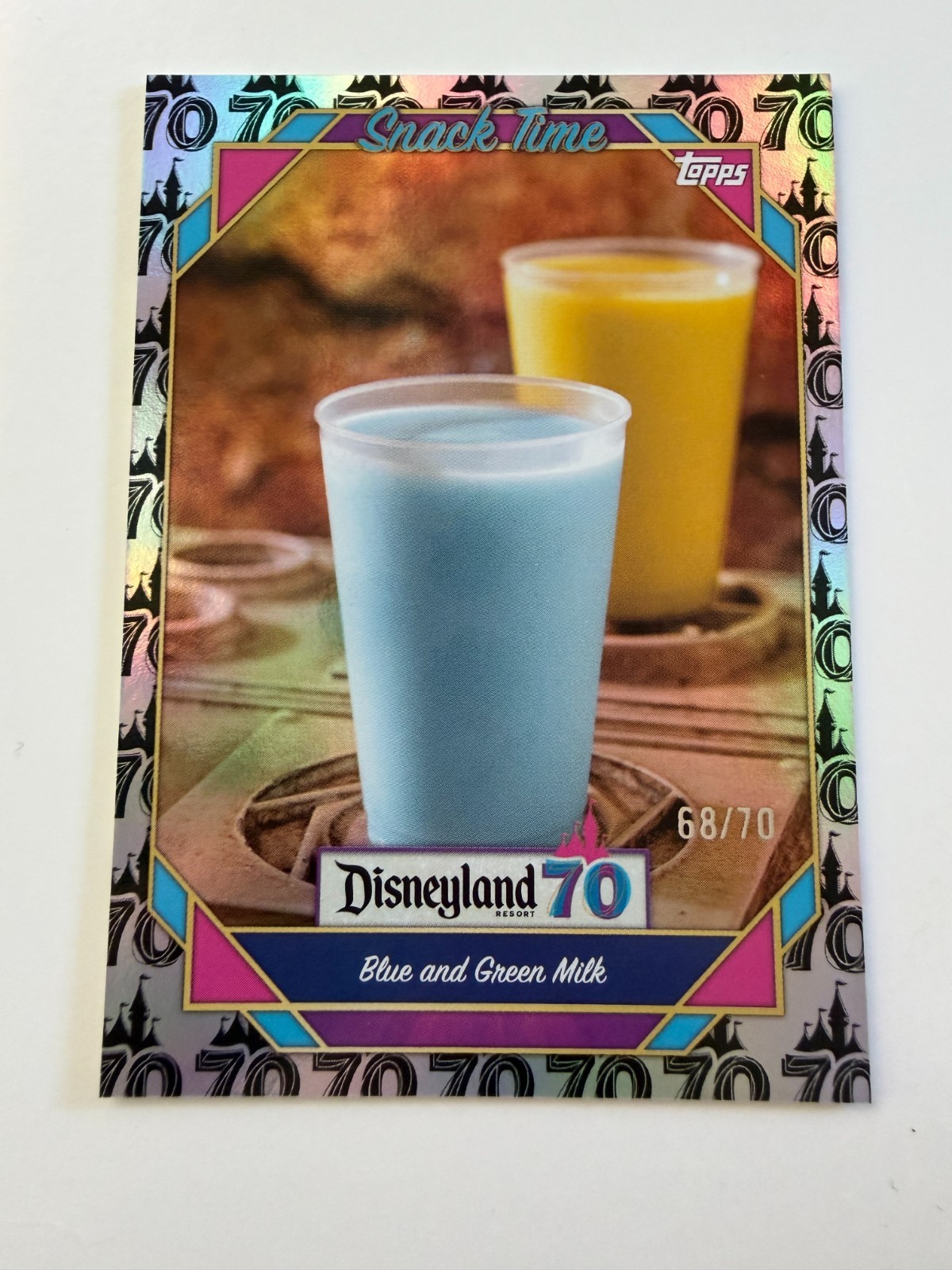 2025 Topps Disneyland 70° latte blu e verde #109 68/70