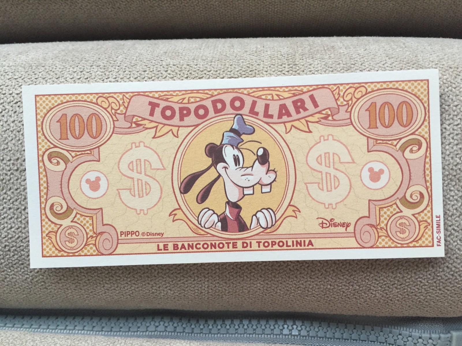 OPERAZIONE TOPODOLLARI: BANCONOTA PIPPO 100$. PANINI, 2022. NUOVA E PERFETTA!