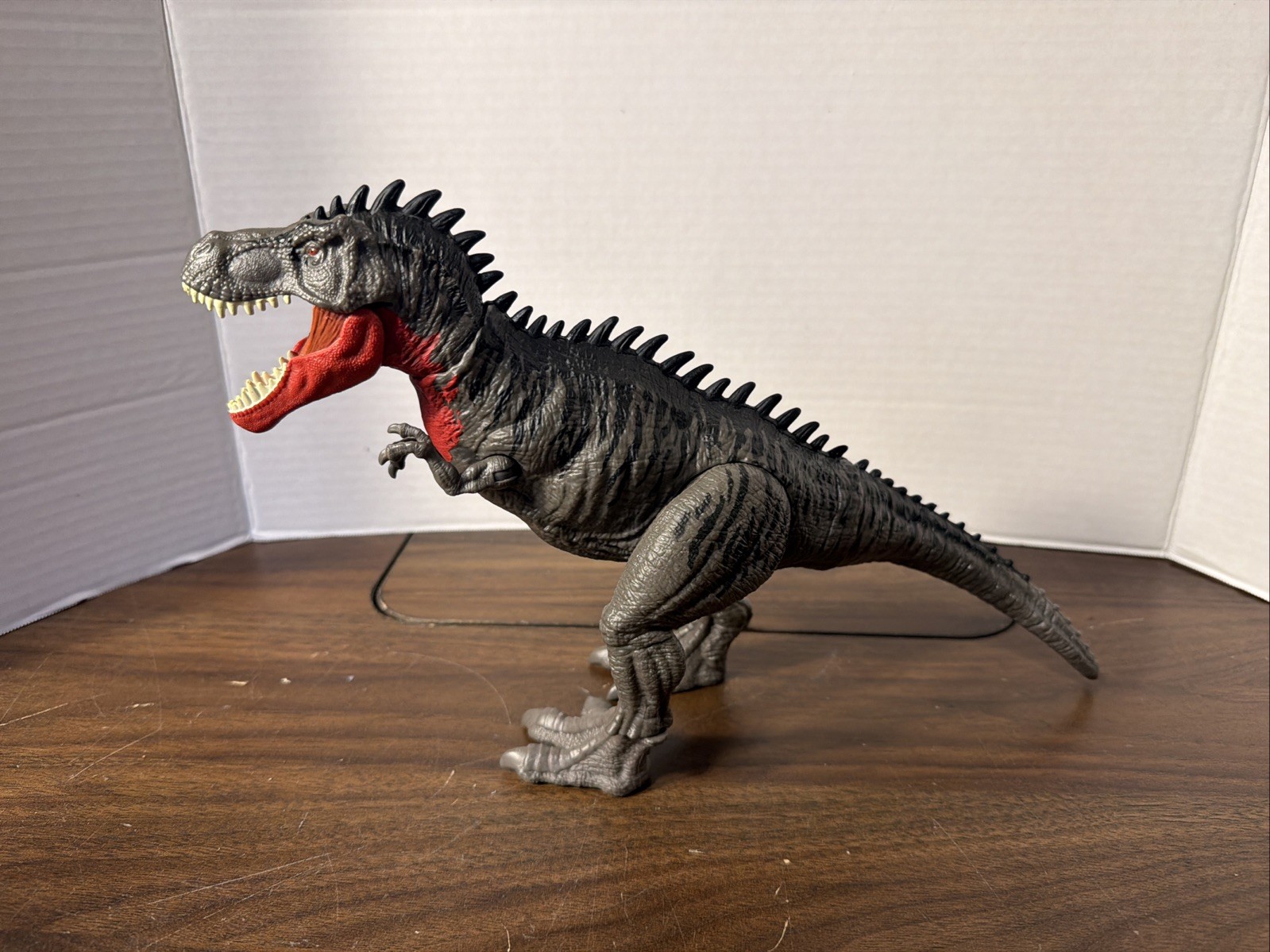 Tarbosaurus Jurassic World Attacco Primale Massive Biters Dinosauro Mattel Giocattolo 14"