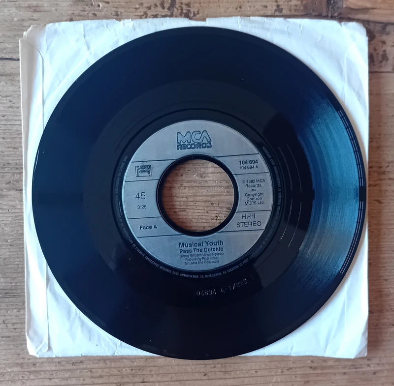 Disco vinile 45 giri Musical Youth Pass the dutchie + Please give love a chance