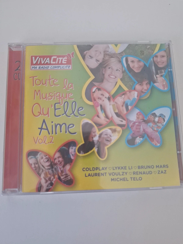 2 cd neuf toute la musique qu'elle aime Coldplay lykke li bruno mars renaud zaz