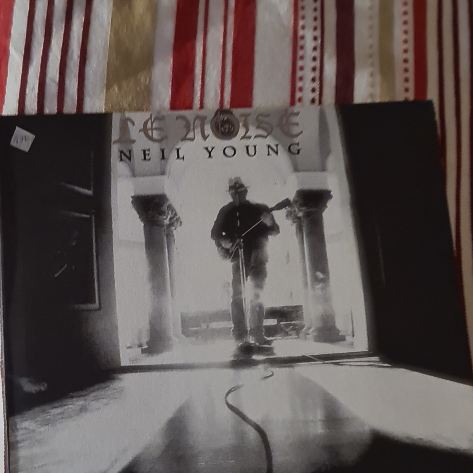 Neil Young Le Noise vinyle LP 30 cm 33 tours format 30 cm