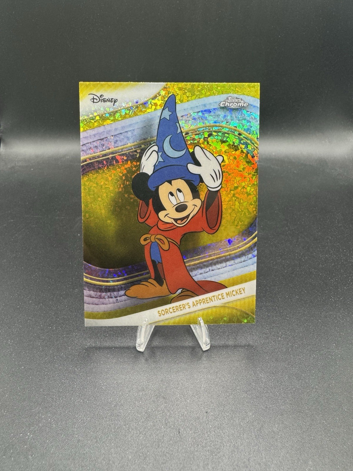 Mini-diamanti gialli apprendista stregone Topolino! Topps Chrome 2025