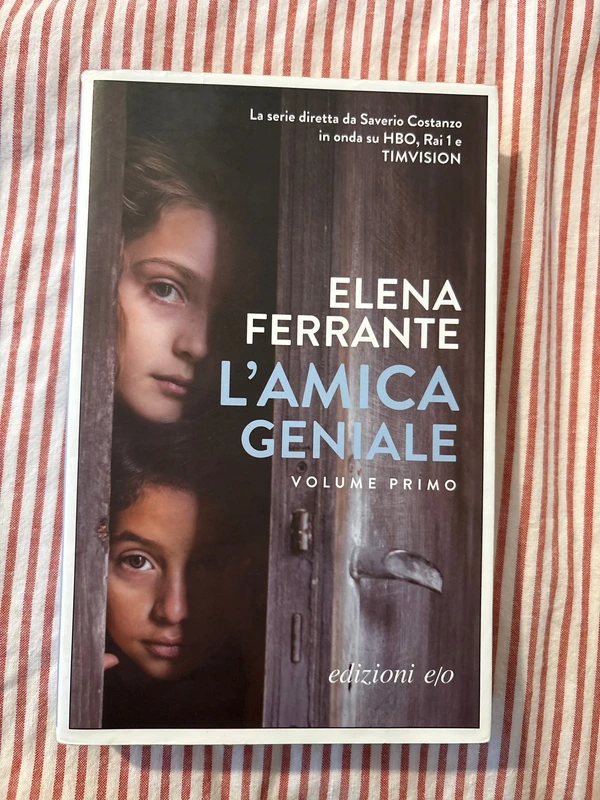 Libro “L’amica geniale” di Elena Ferrante