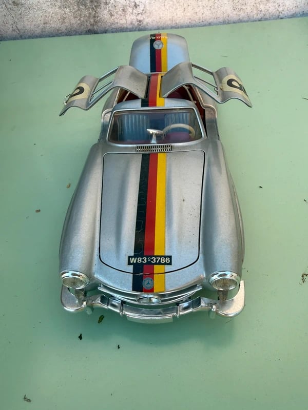 Modellino Mercedes-Benz 300 SL 1954 die-cast 1:18 - bburago - made in Italy