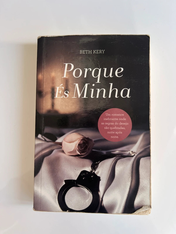 Livro de bolso "Porque és minha" - Beth Kery