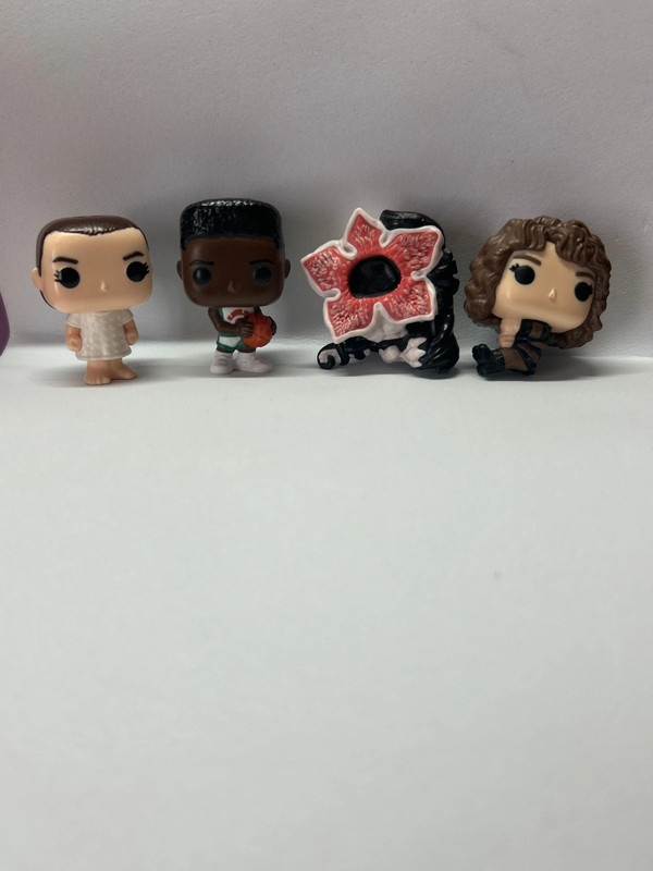 Pack 4 Mini Figuras Funko Pop Stranger Things × Kinder Joy – Lucas, Will, Eleven y Demogorgon
