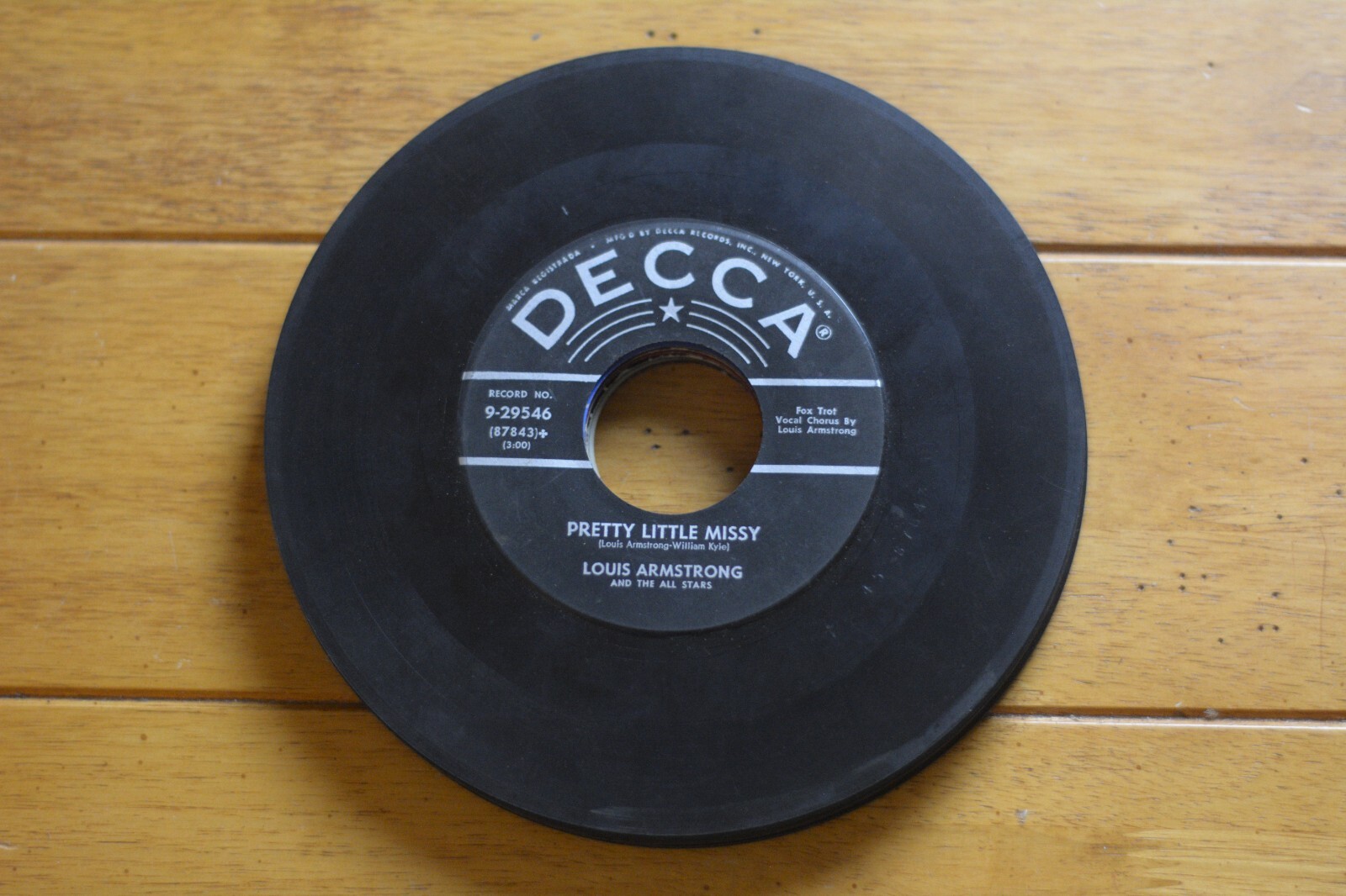 LOUIS ARMSTRONG "PRETTY LITTLE MISSY" 45 RPM 7" G+ RECORD [D31-42]
