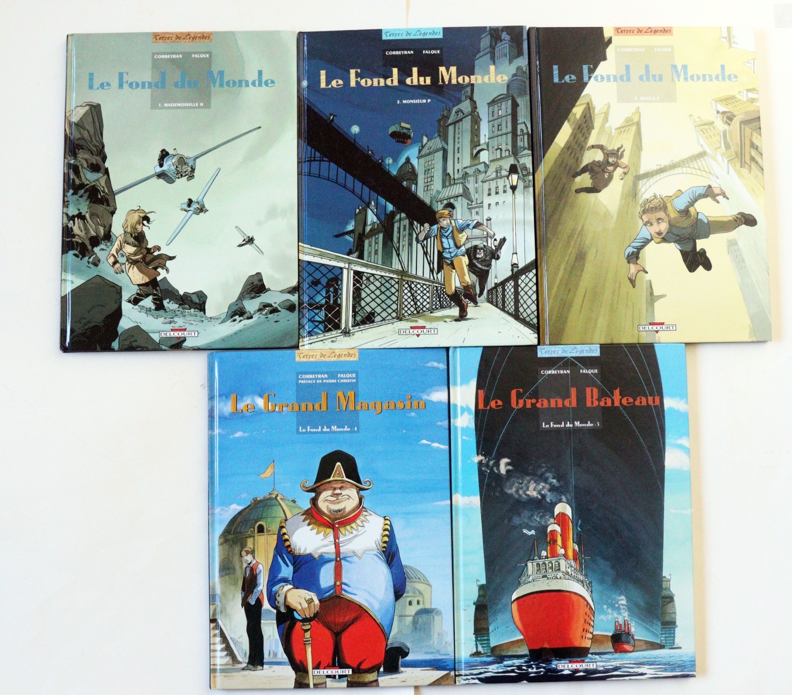 Le Fond du Monde - bandes dessinés par Éric Corbeyran - Tomes 1 - 5, reliés