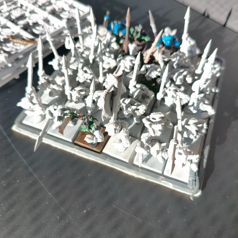 Warhammer Goblins x34 + escudos + bits