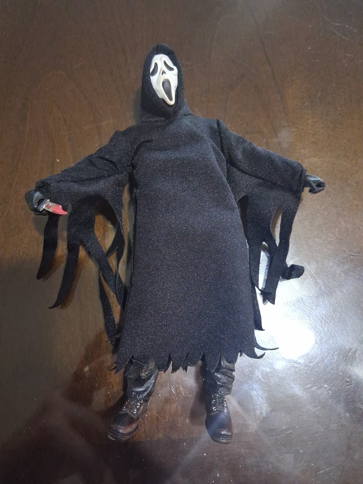 NECA Scream Ghostface Clothed Action Figure W/ Bloody Knife