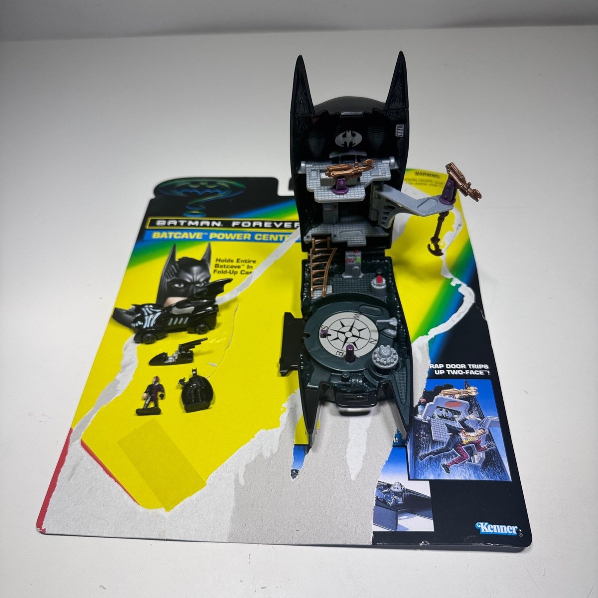 Kenner Batman Forever Batcaverna Power Center Micro Playset COMPLETO due facce 1995