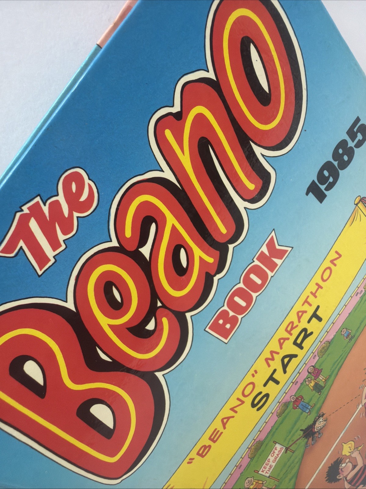 BEANO ANNUAL 1985 - Dennis the Menace(Vintage Comics / Nostalgic / Retro Gifts)