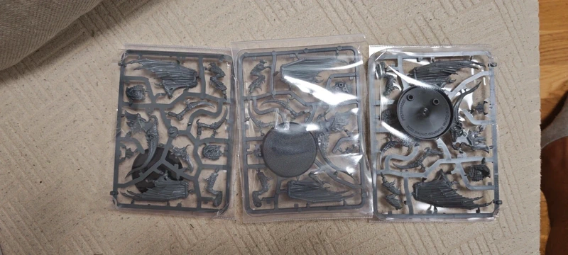 3x tyranids Winged Primus