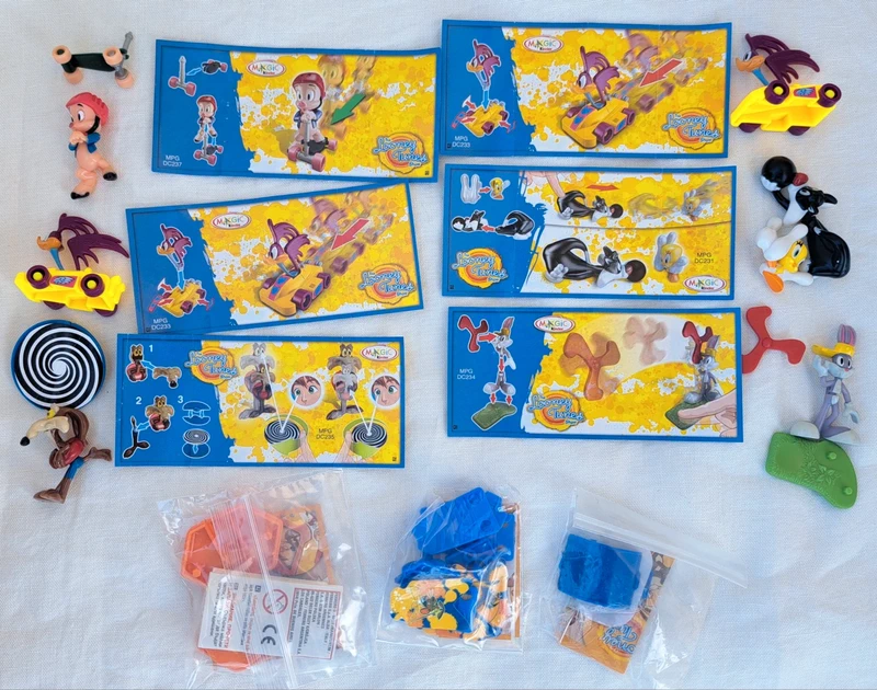 Lotto di Sorpresine Kinder serie Looney Tunes