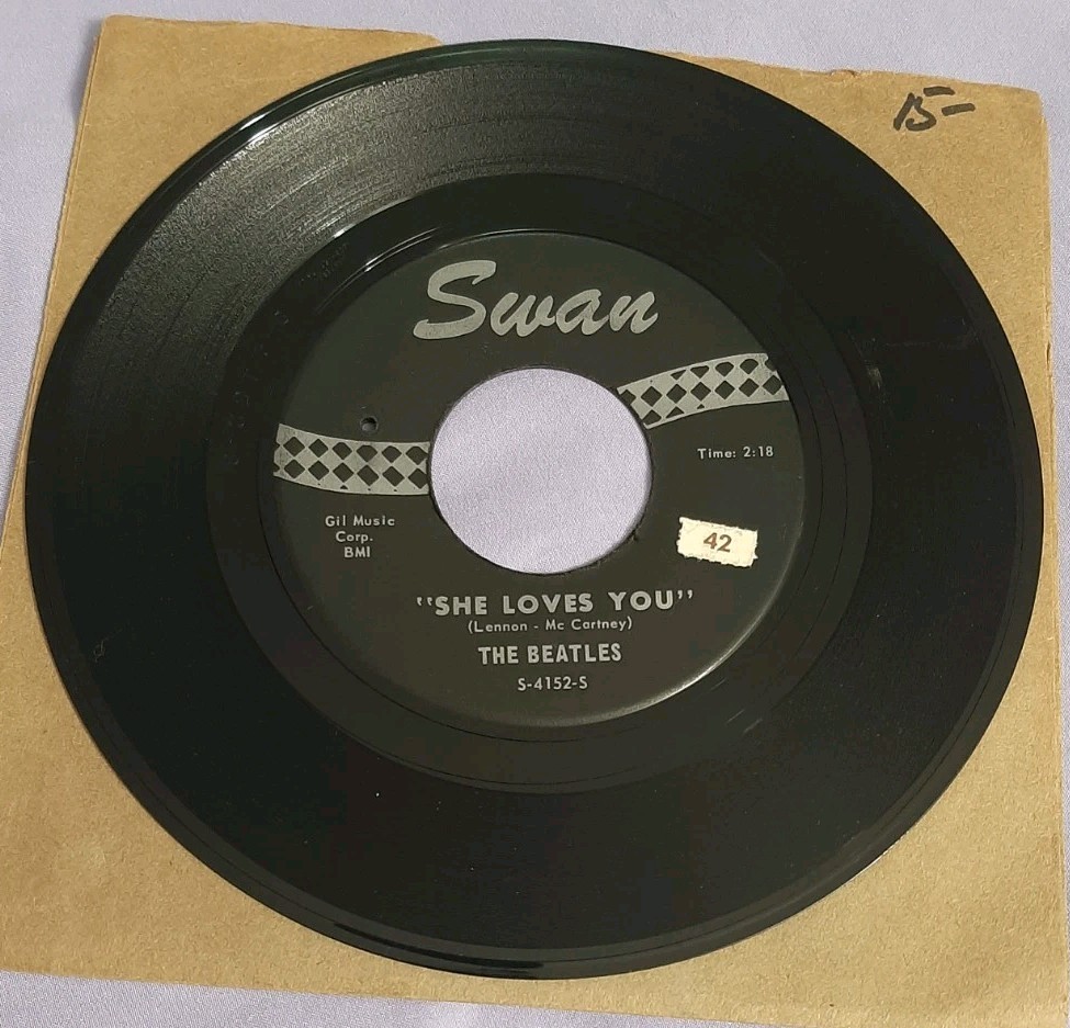 The Beatles 45 She Loves You / I'll Get You Swan S-4152-S solid vg
