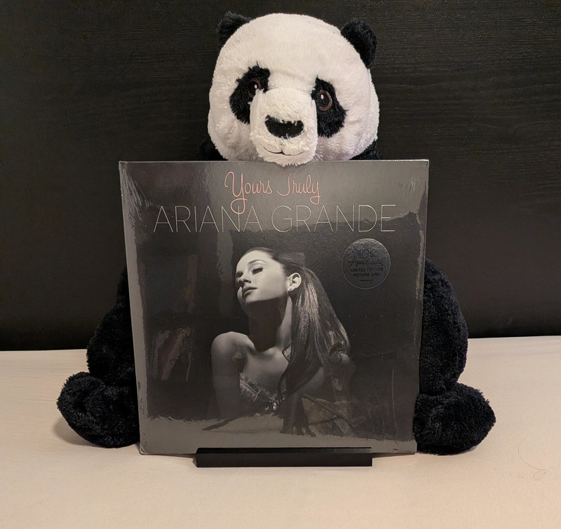 Ariana Grande – Yours Truly 10 Year Anniversary | 1xLP Picture Disc