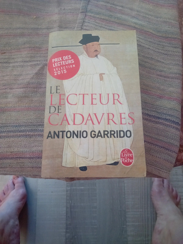 Livre le lecteur de cadavres