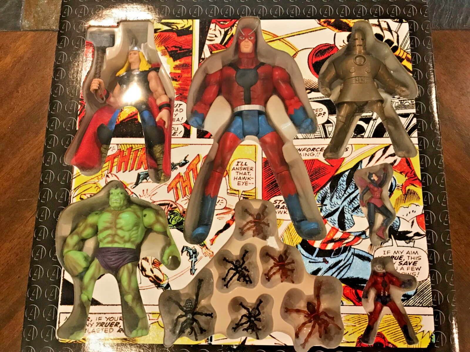 Cofanetto originale Avengers MARVEL LEGENDS: Thor, Hulk, Iron Man, Wasp, Giant Man