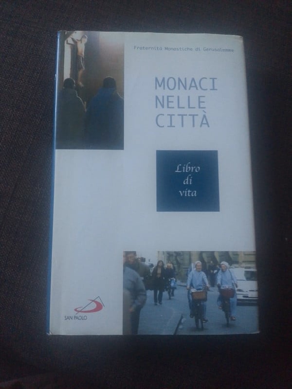 Monaci nelle città.