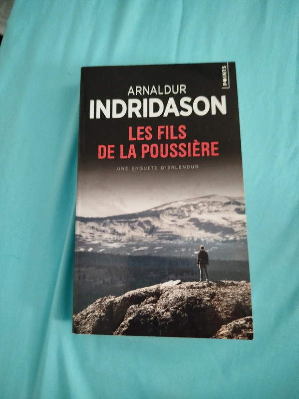 Les fils de la poussière