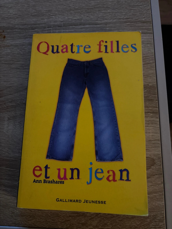 Livre quatre filles et un jean premier chapitre