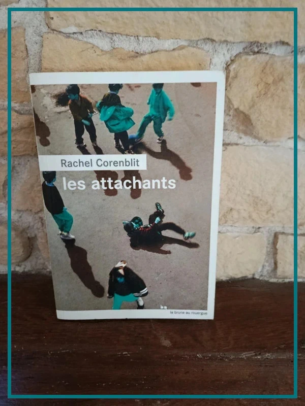 Livre les attachants