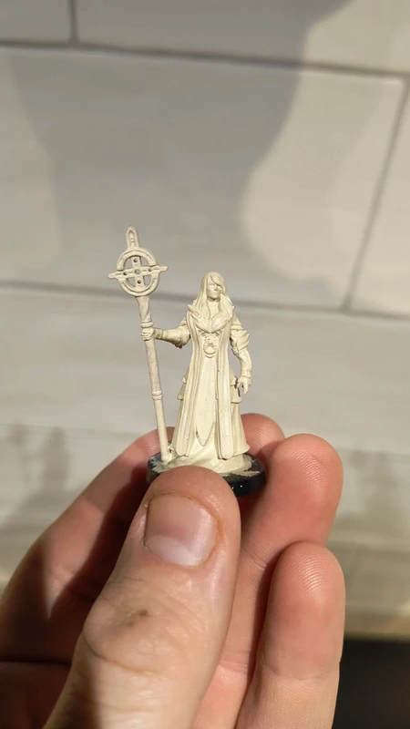 D&D / boardgame / minature Priest on a 25 mm base (primed)