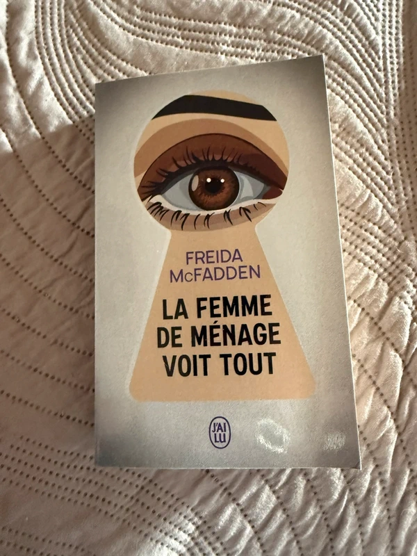 La femme de ménage voit tout
