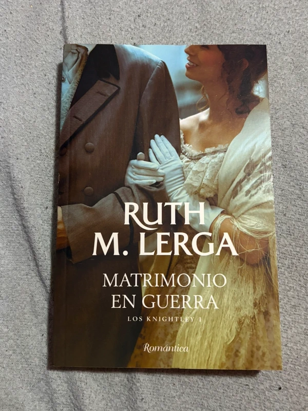 Matrimonio en guerra - Ruth M. Lerga